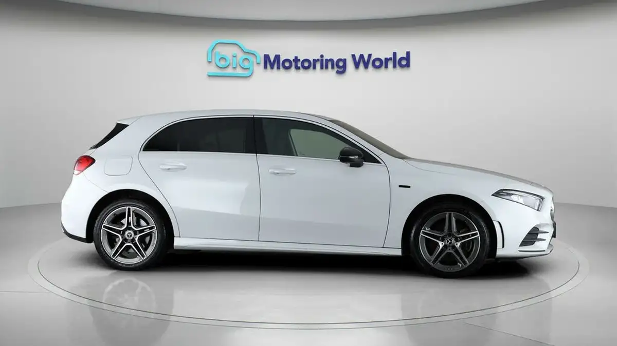 2021-mercedes-benz-a-class-13-a250e-amg-line-hatchback-5d-big-7