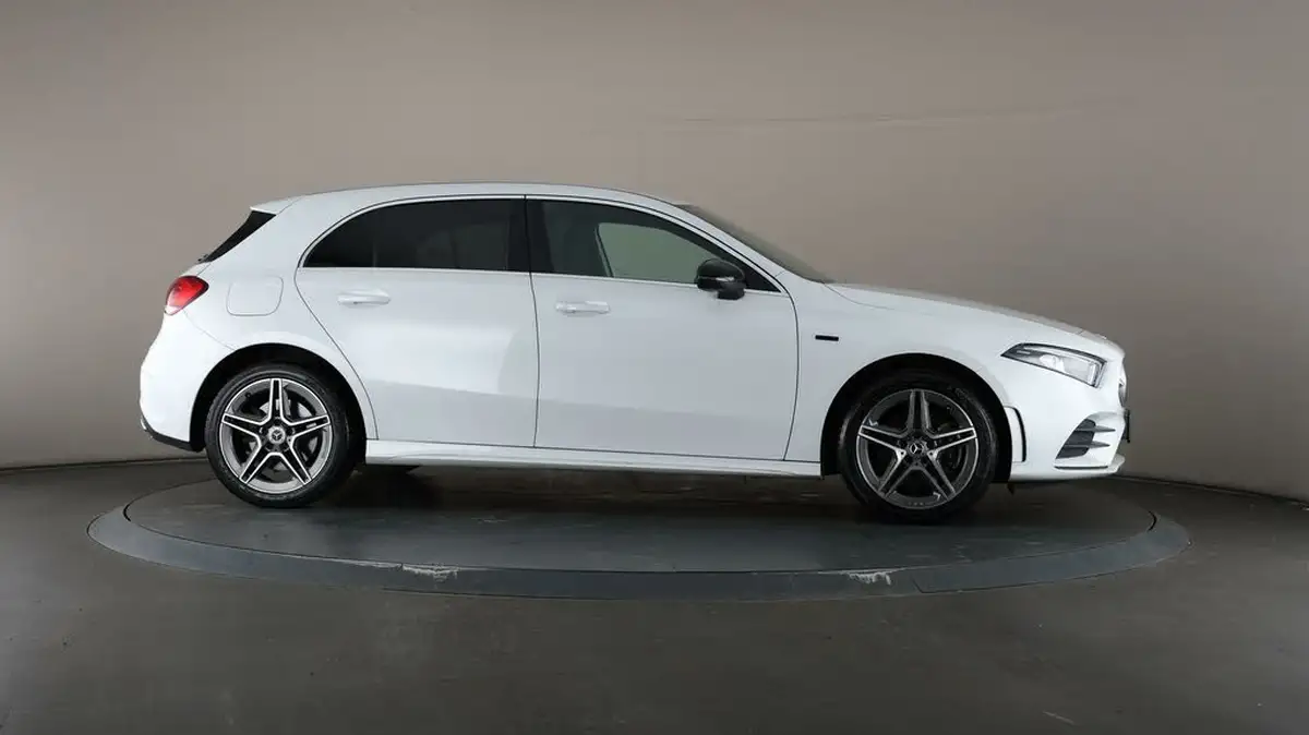 2021-mercedes-benz-a-class-13-a250e-amg-line-hatchback-5d-big-59