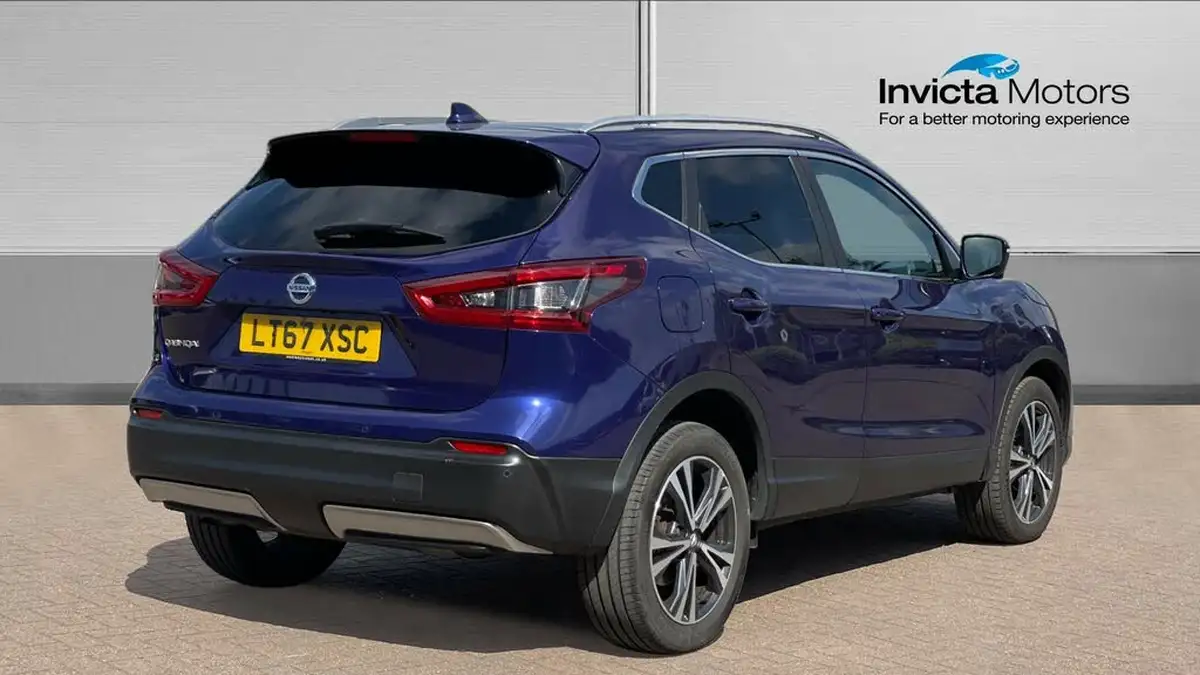2017-nissan-qashqai-12-dig-t-n-connecta-glass-roof-pack-xtronic-cvt-big-2