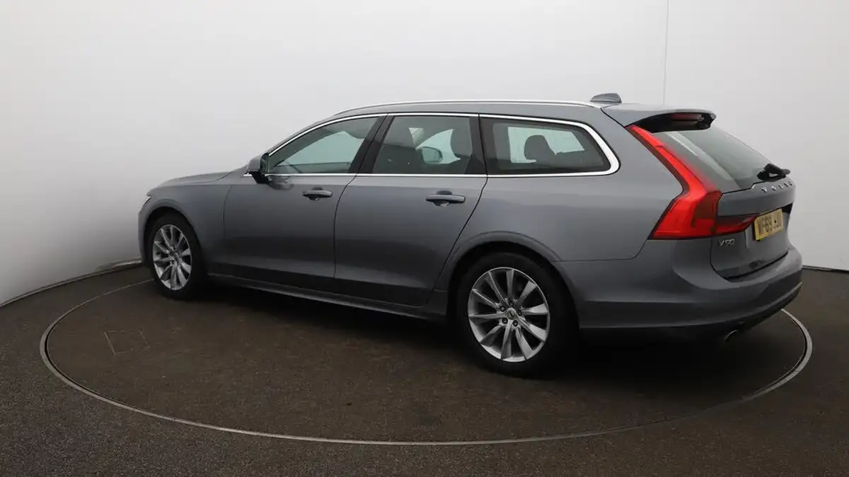 2019-volvo-v90-20-t4-momentum-plus-big-33