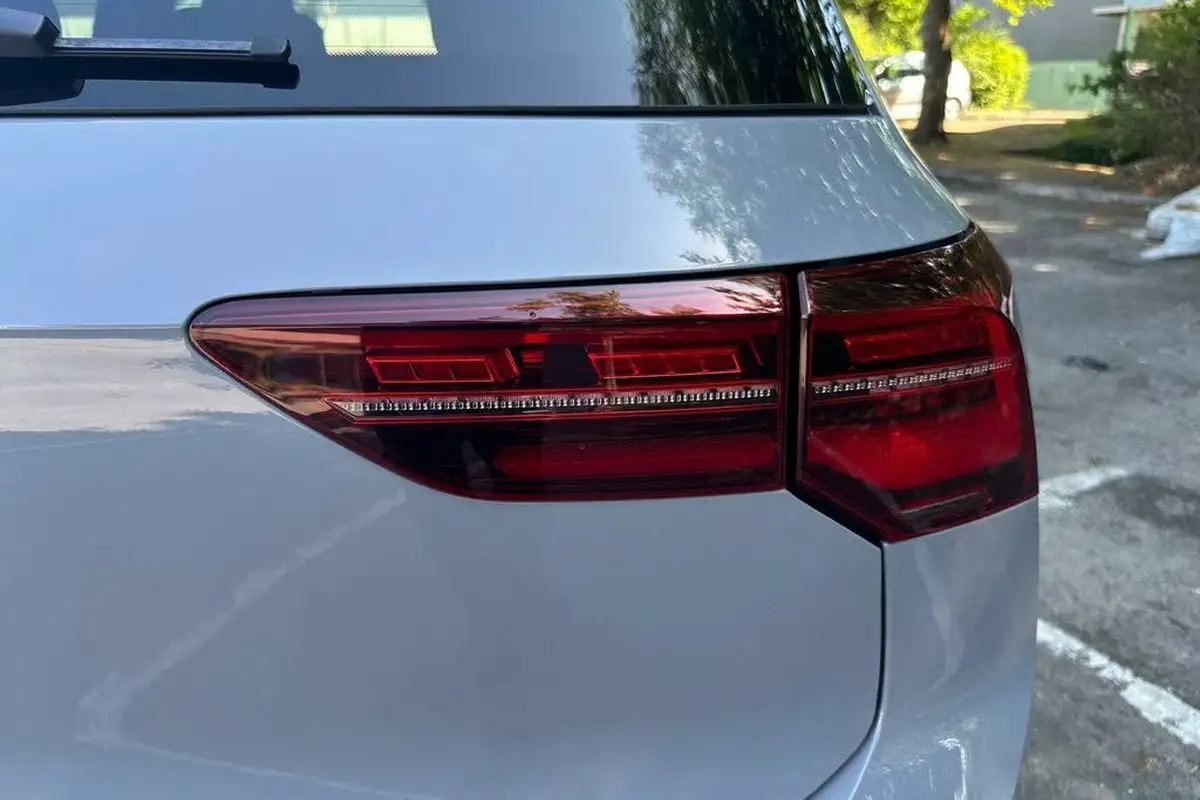 2023-volkswagen-golf-14-tsi-gte-big-54