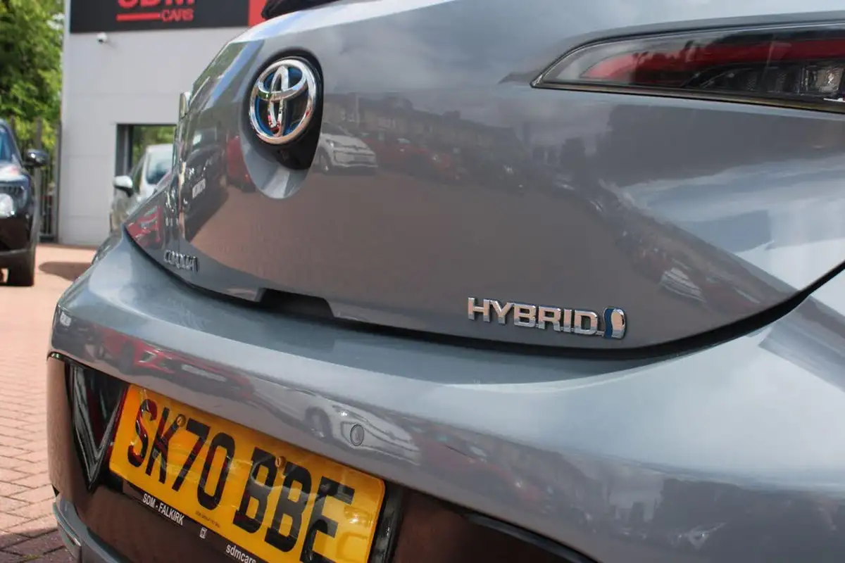 2020-toyota-corolla-20-vvt-i-excel-trk-hatchback-big-13
