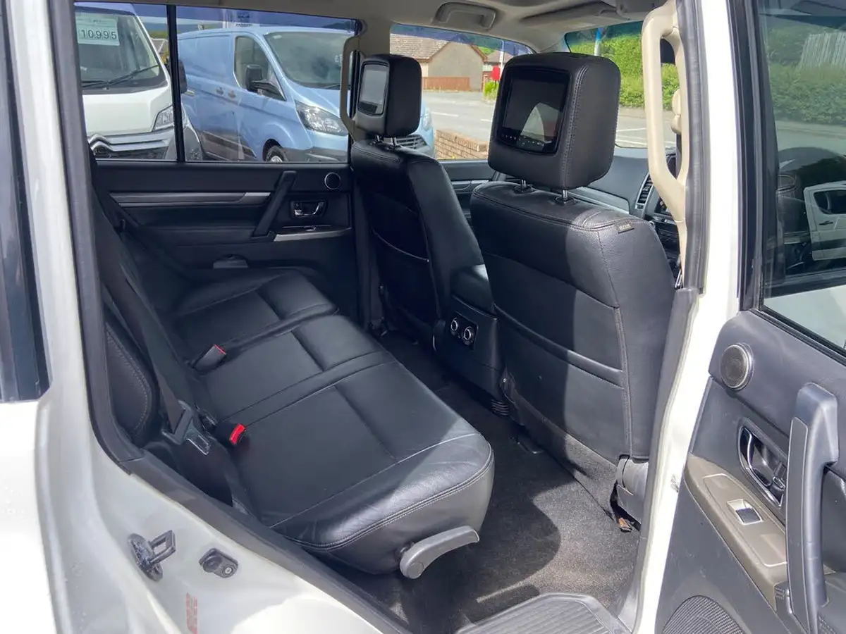 2016-mitsubishi-shogun-32td-sg4-187bhp-big-10