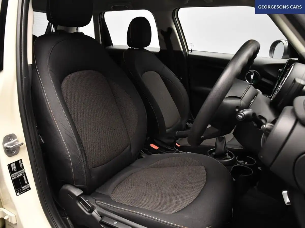 2020-mini-countryman-15-cooper-classic-big-9