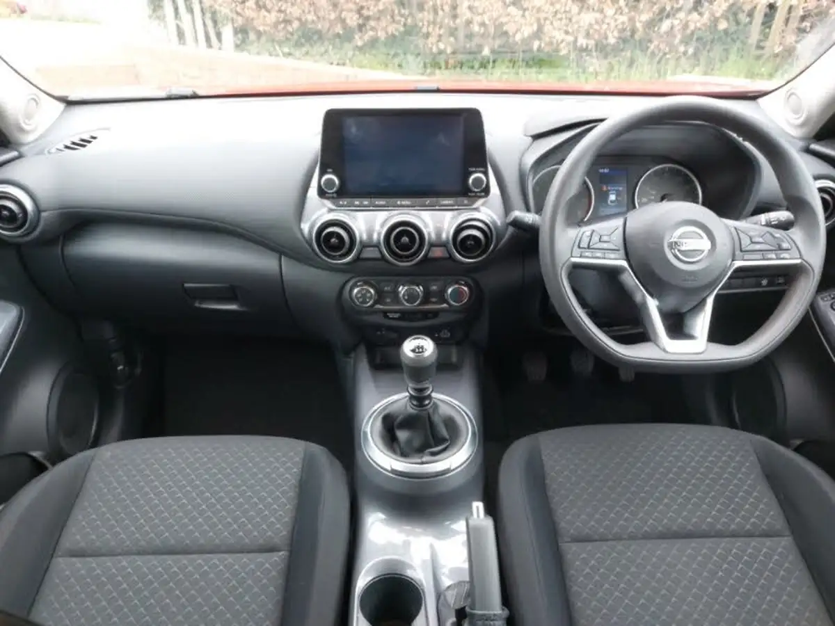 2022-nissan-juke-10-dig-t-acenta-big-2