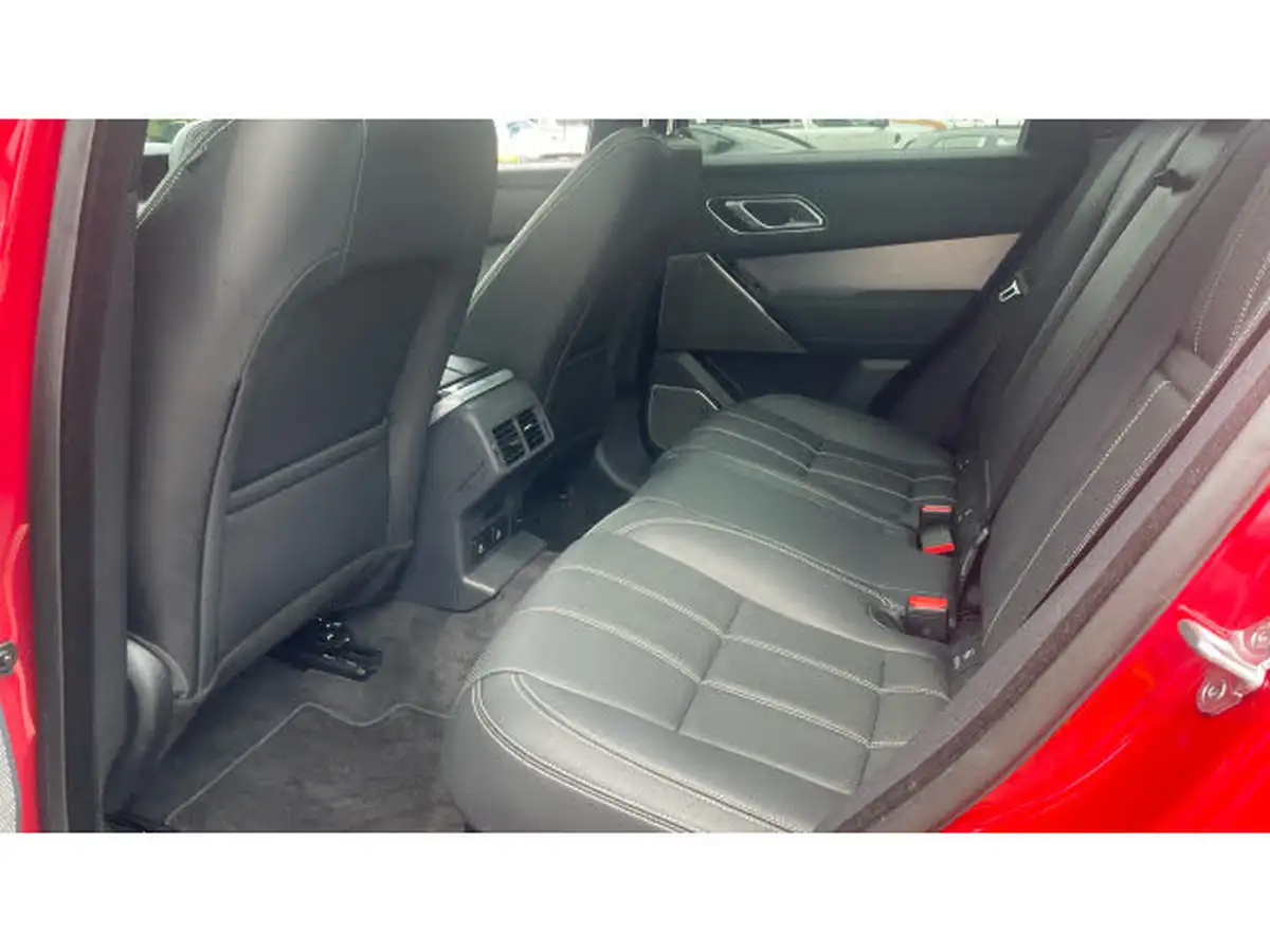 2022-land-rover-range-rover-velar-20-d200-velar-big-15
