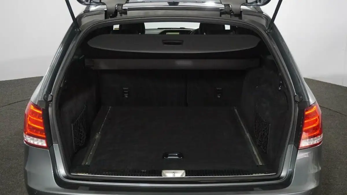 2016-mercedes-benz-e-class-21cdi-e220-amg-night-edition-premium-plus-estate-5d-big-21