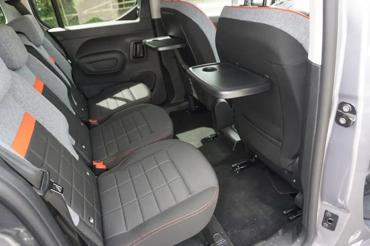 2024-citroen-berlingo-15-bluehdi-max-m-big-9