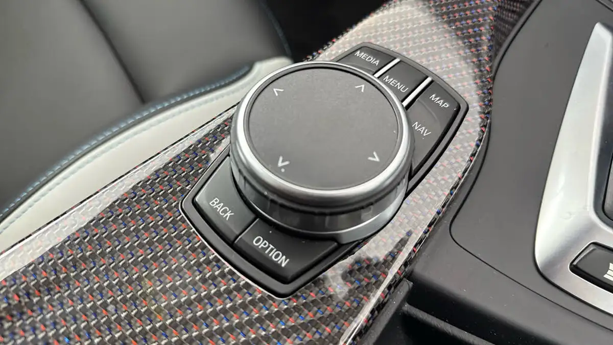 2020-bmw-4-series-30-m4-m-heritage-edition-big-29
