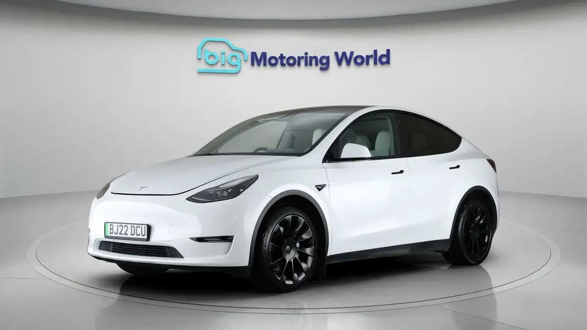 2022-tesla-model-y-e-long-range-big-3