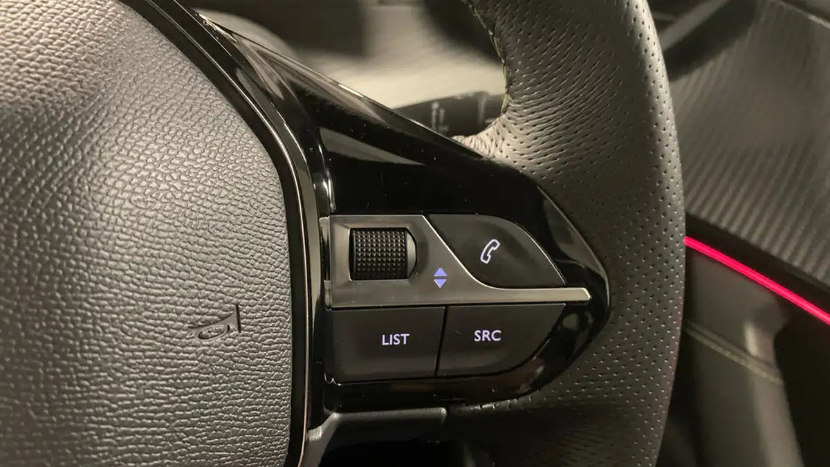 2024-peugeot-2008-suv-e-gt-136ps-50kwh-big-23