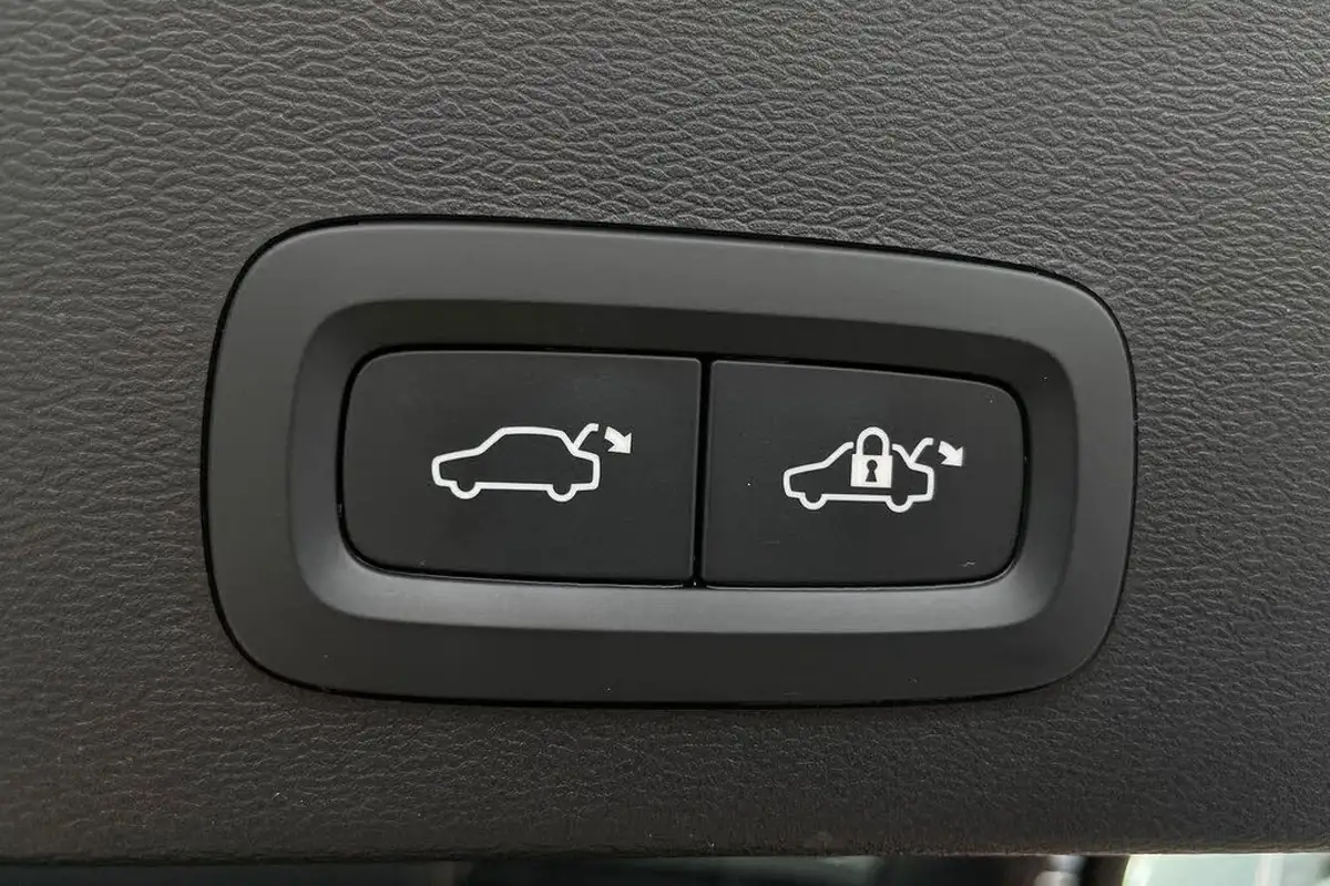 2022-volvo-xc40-e-recharge-plus-228bhp-big-19