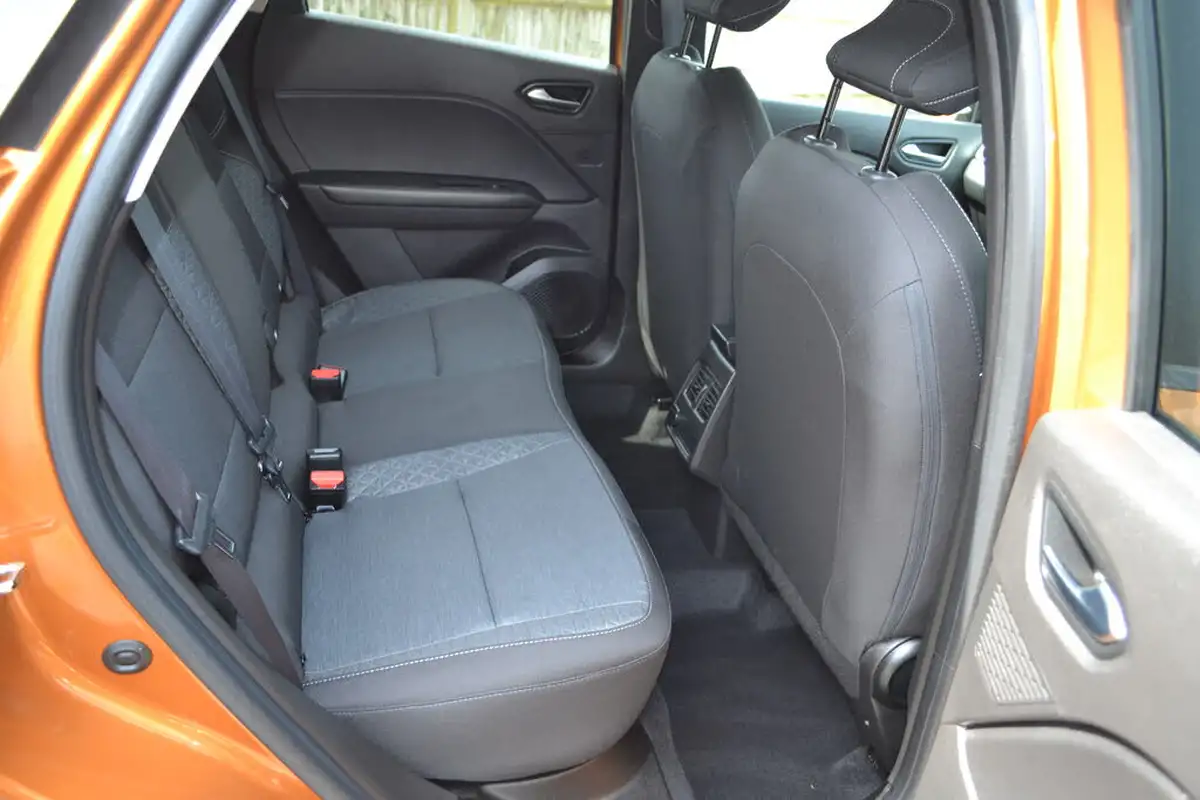 2022-renault-captur-13-tce-iconic-edition-edc-auto-big-31