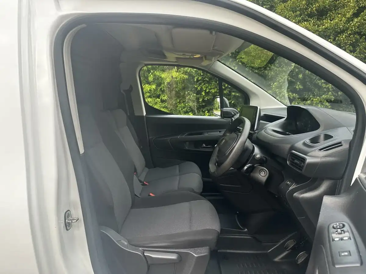 2021-peugeot-partner-15-bluehdi-1000-professional-premium-100pseu6d-big-27