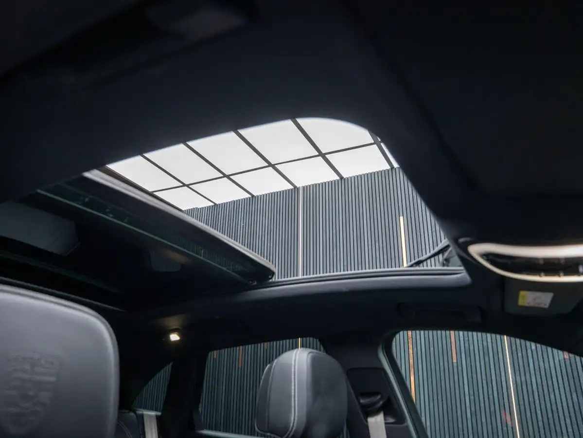 2022-porsche-macan-29-v6-s-big-3
