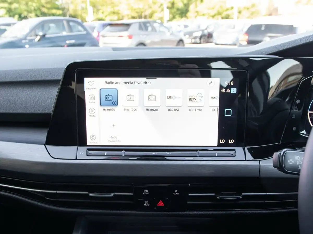 2020-volkswagen-golf-15-tsi-style-150ps-hatchback-big-23