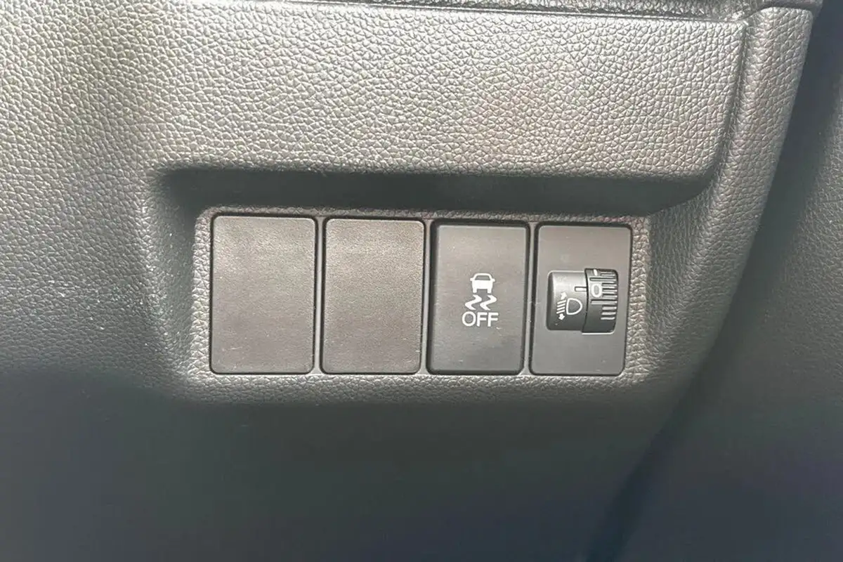 2020-honda-jazz-13-i-vtec-s-big-26