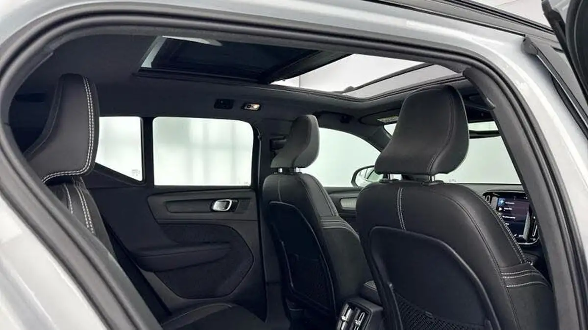 2022-volvo-xc40-15-t5-r-design-pro-big-24