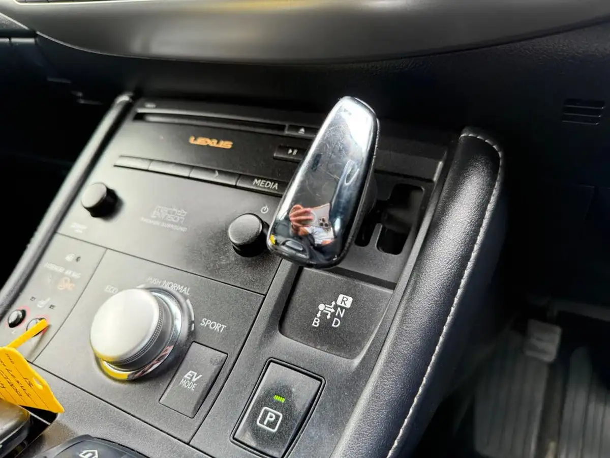 2013-lexus-ct-200h-18-premier-big-65