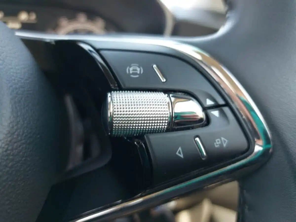 2022-skoda-fabia-10-tsi-se-comfort-109ps-dsg-big-17
