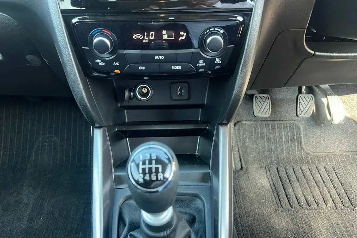 2022-suzuki-vitara-14-boosterjet-sz-t-big-25