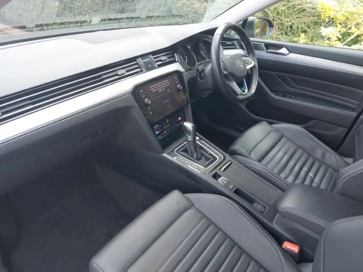 2022-volkswagen-passat-14-tsi-gte-estate-5d-big-4