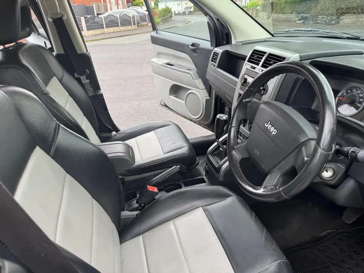2009-jeep-compass-24-limited-big-18