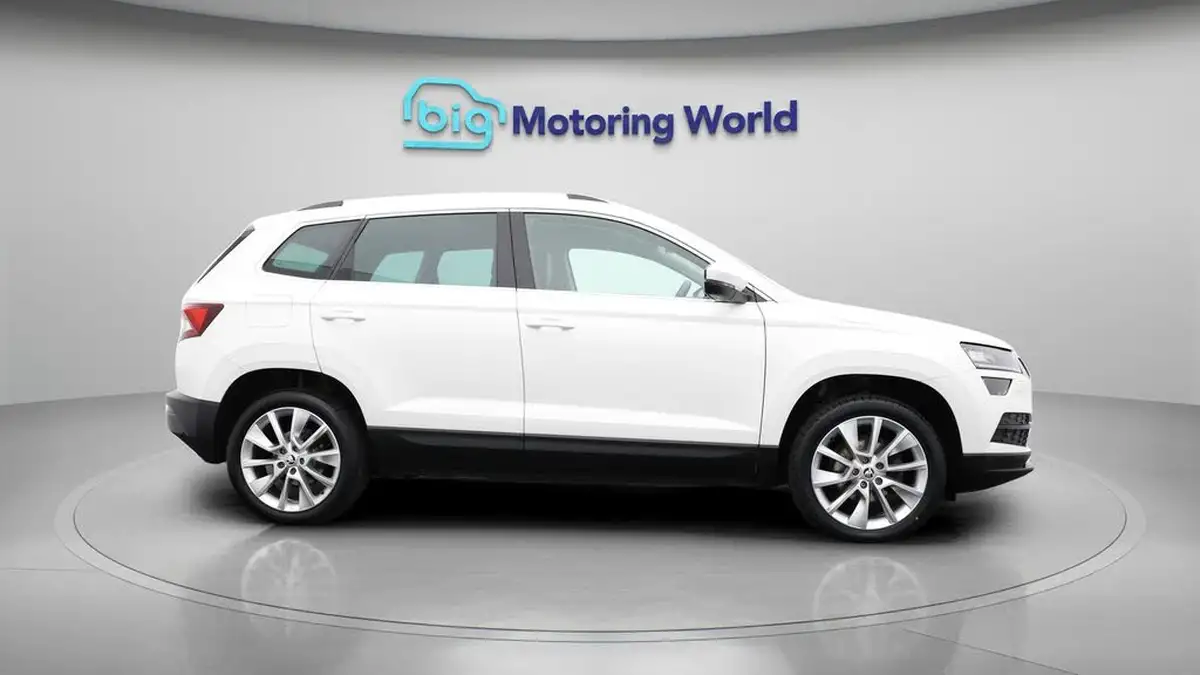 2019-skoda-karoq-16tdi-se-l-dsg-big-8