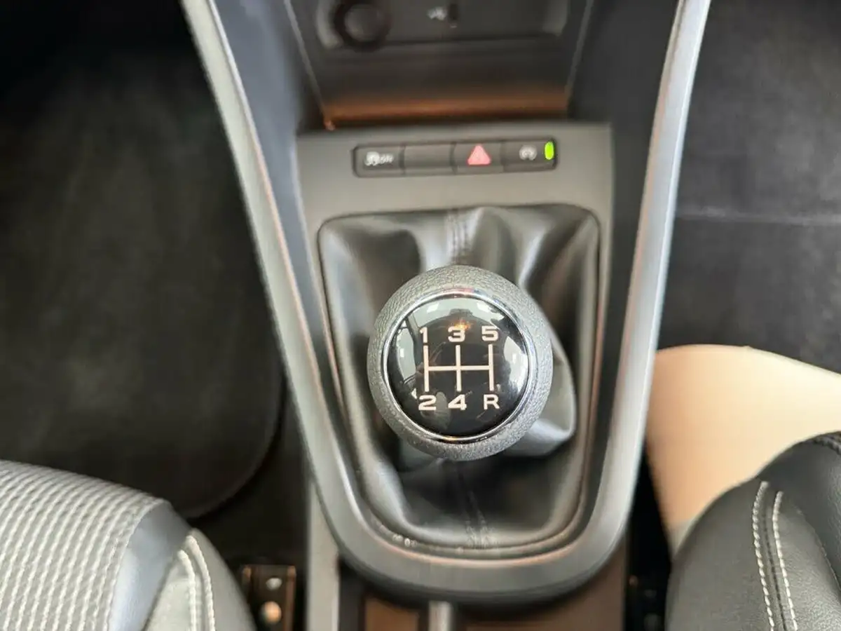 2022-mg-mg3-15-vti-tech-exclusive-nav-big-42