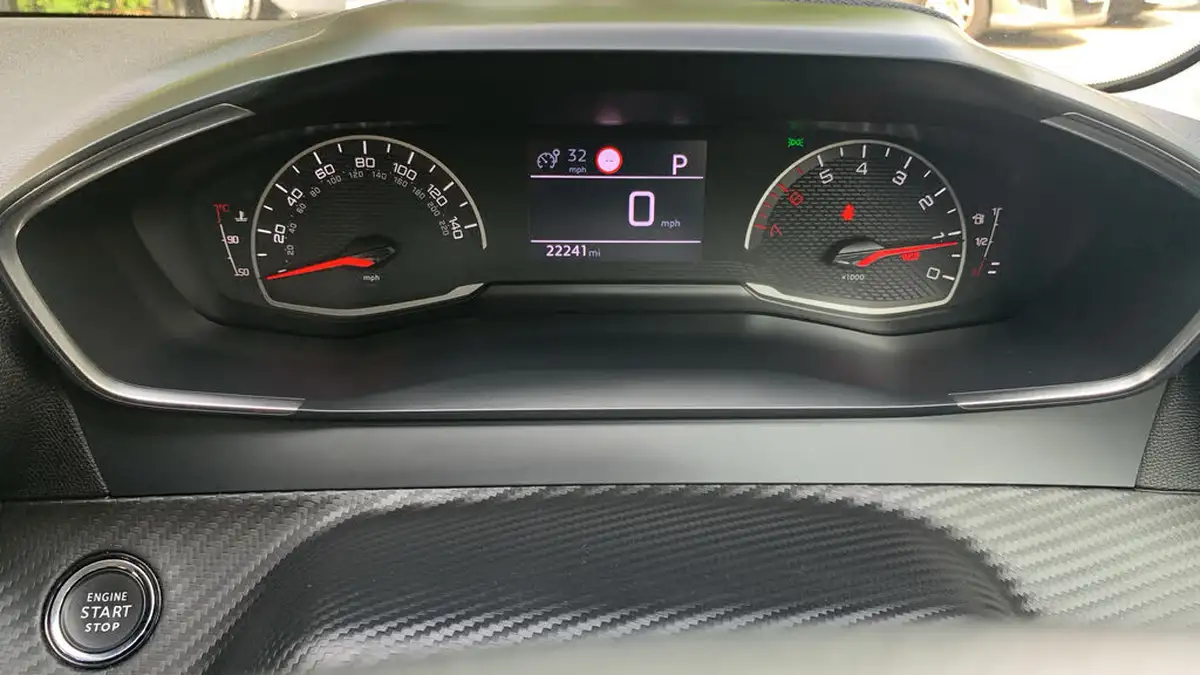 2022-peugeot-208-12-puretech-active-premium-100bhp-eat8-big-12
