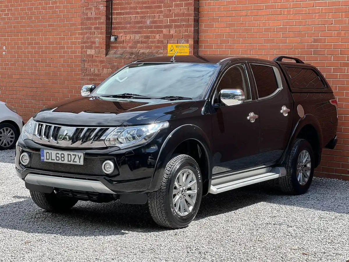 2018-mitsubishi-l200-24di-d-barbarian-eu6b-auto-big-2