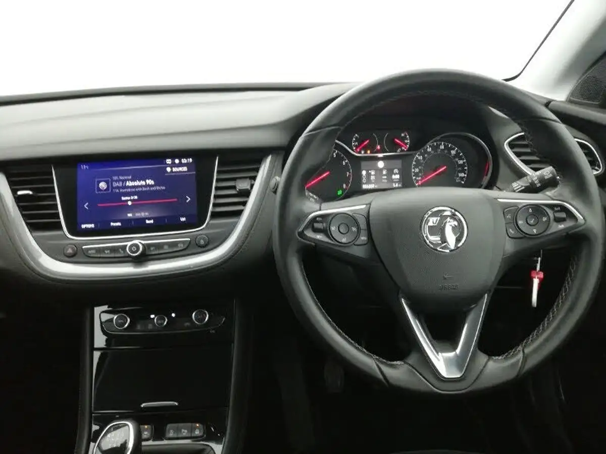 2018-vauxhall-grandland-x-12-tech-line-nav-130ps-big-6