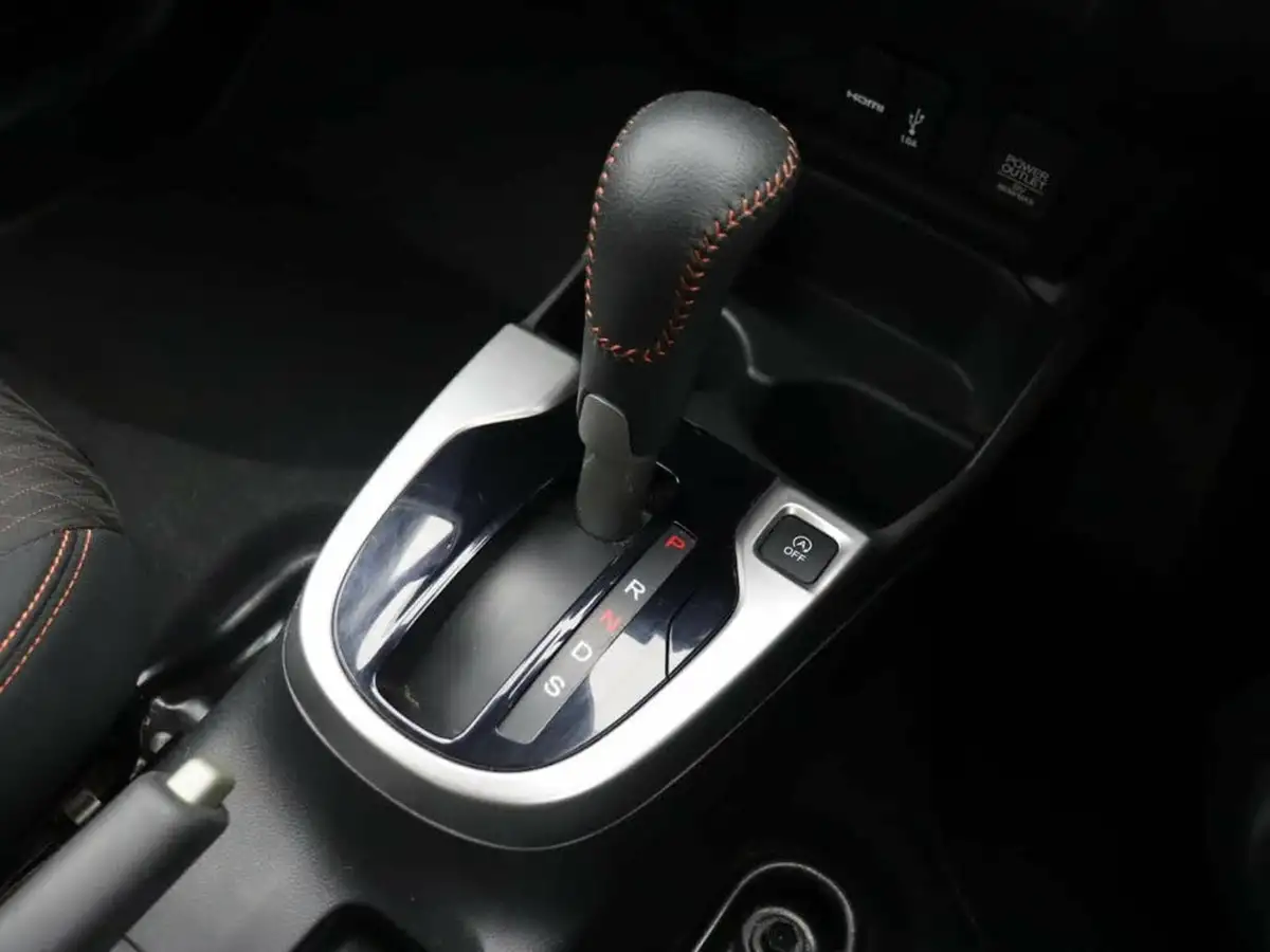 2019-honda-jazz-15-i-vtec-sport-navi-cvt-big-23