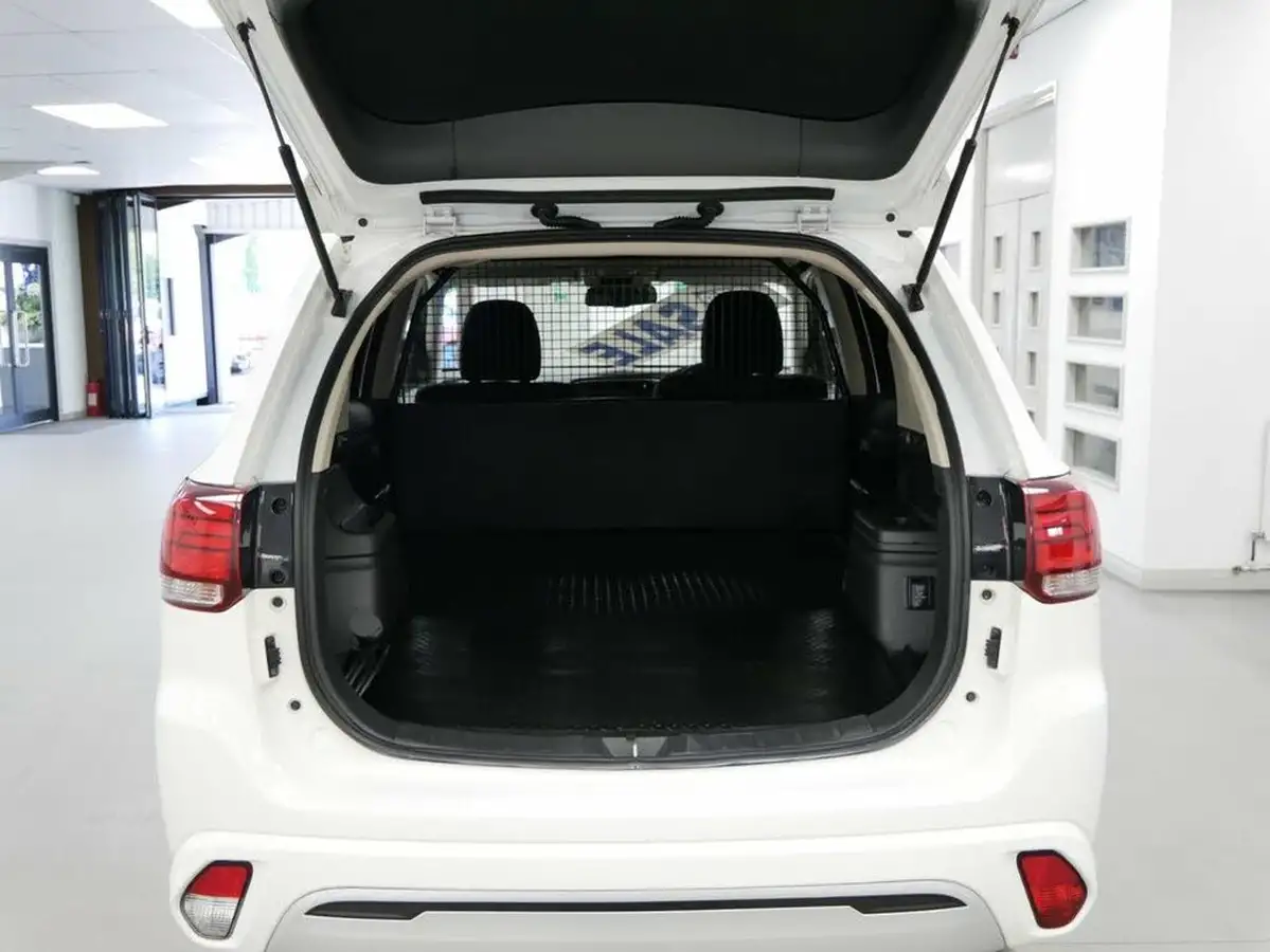 2020-mitsubishi-outlander-24-reflex-plus-commercial-big-4