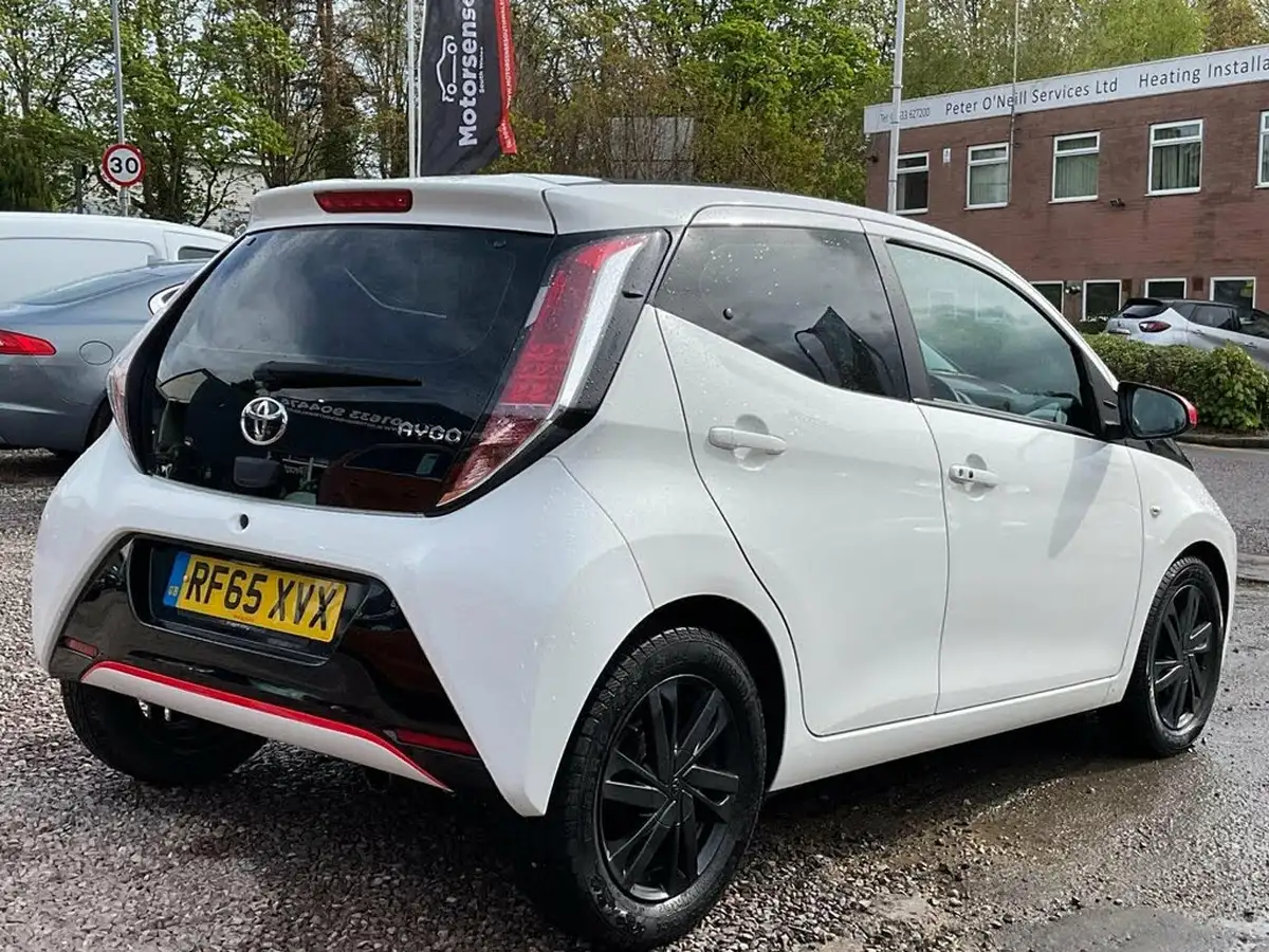 2015-toyota-aygo-10-vvt-i-x-pression-5d-big-4