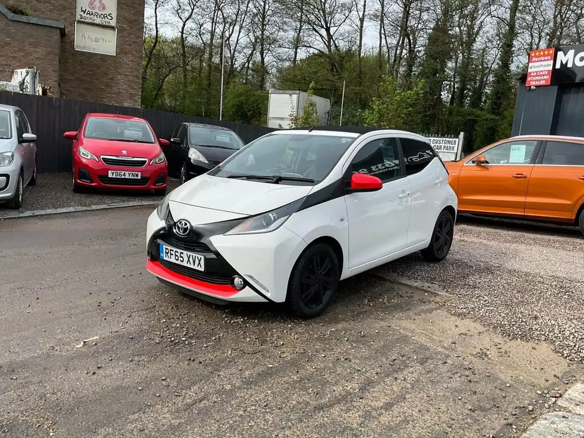 2015-toyota-aygo-10-vvt-i-x-pression-5d-big-32
