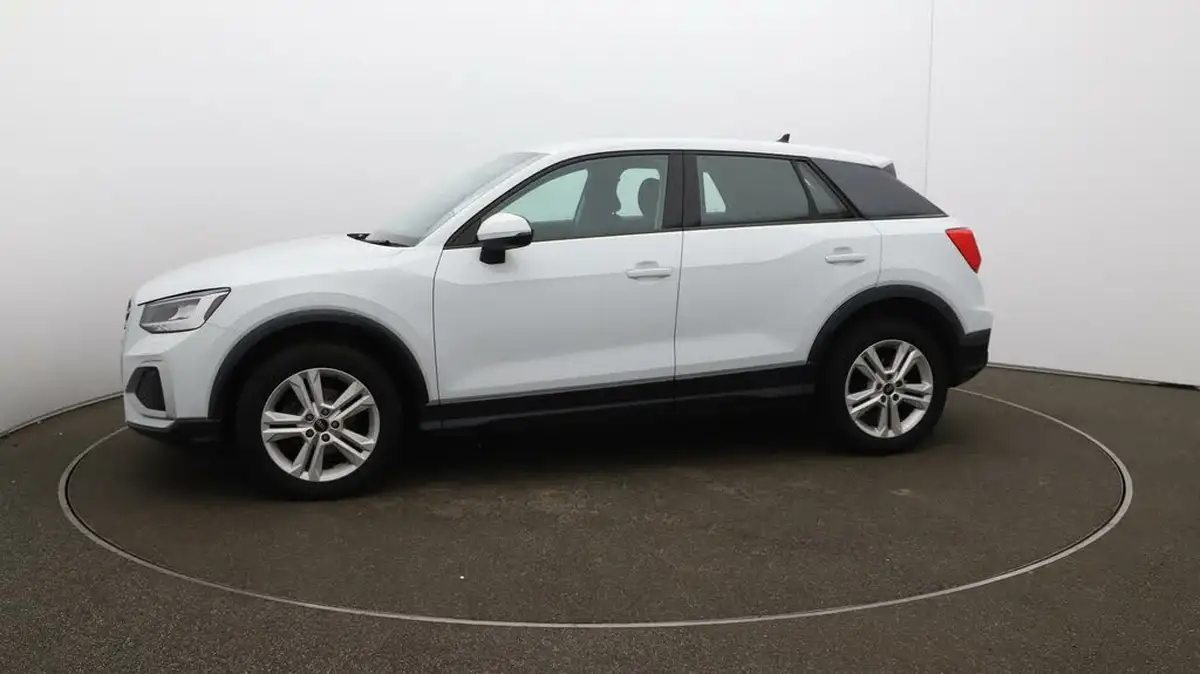 2022-audi-q2-10-30-tfsi-sport-big-57