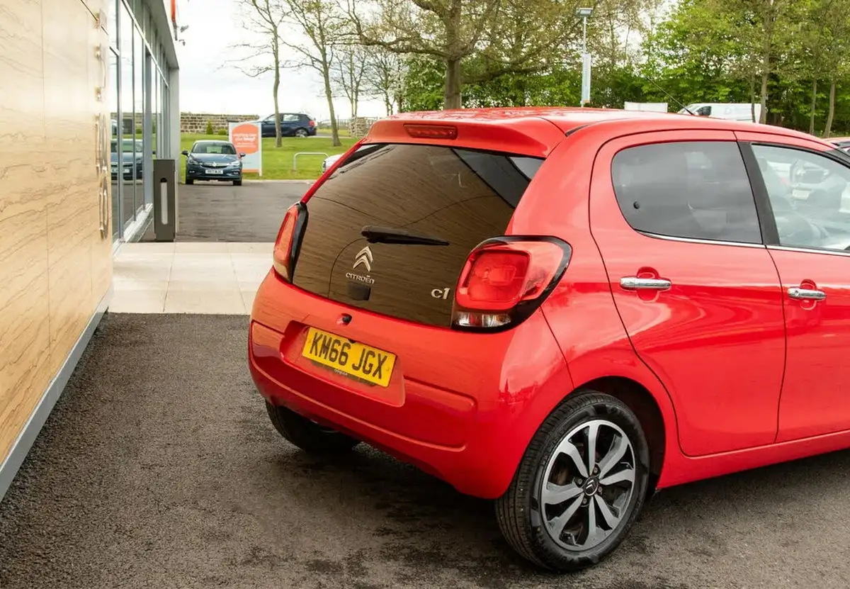 2016-citroen-c1-10-vti-flair-5d-etg-big-8
