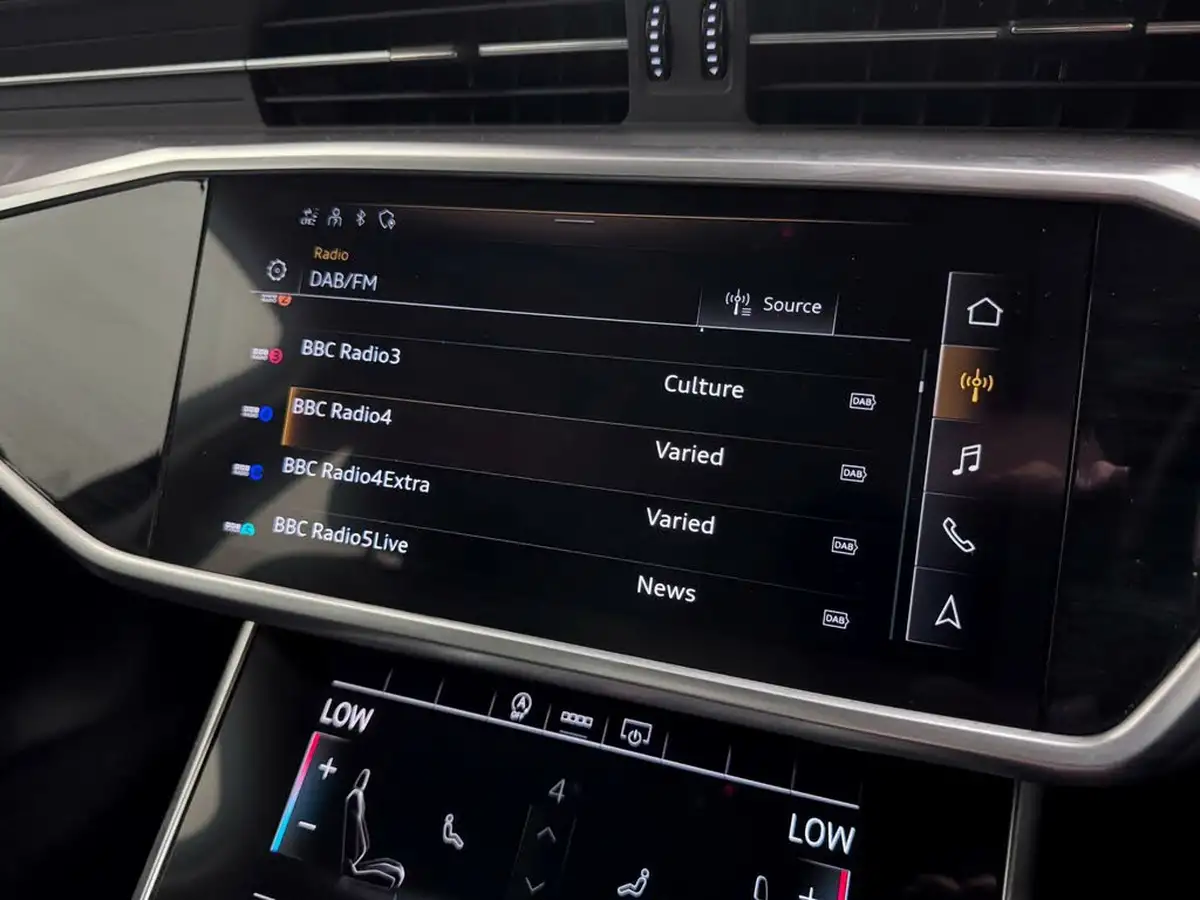 2022-audi-a6-saloon-20-40-tfsi-sport-big-33