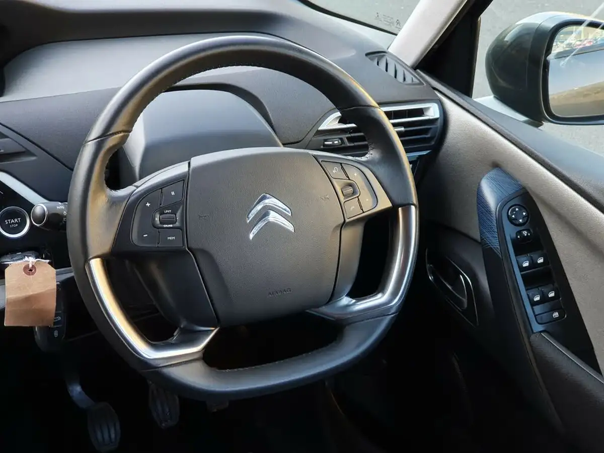 2019-citroen-grand-c4-spacetourer-15bluehdi-feel-big-17
