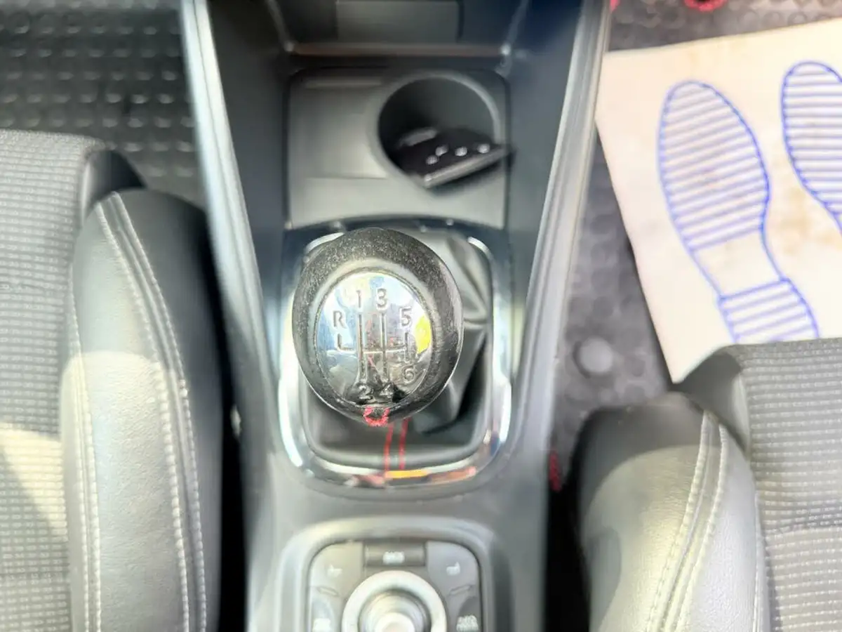 2012-renault-megane-15dci-gt-line-tomtom-hatchback-5d-big-47