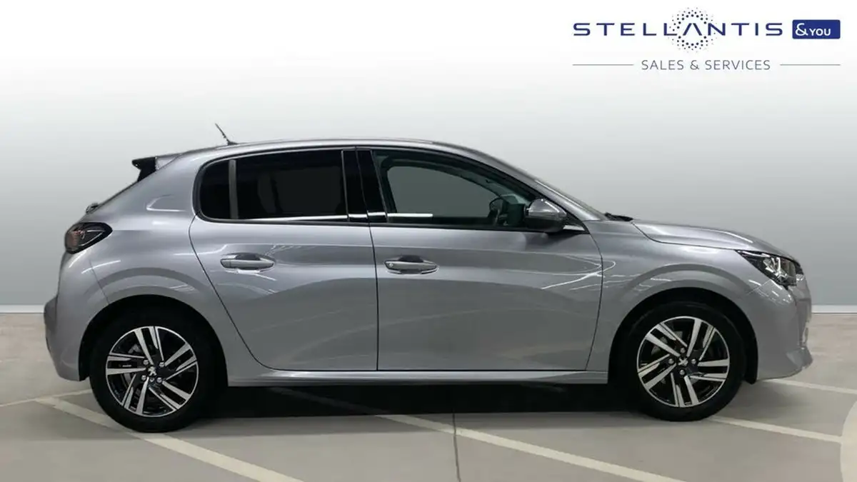 2022-peugeot-208-12-puretech-allure-100bhp-big-1