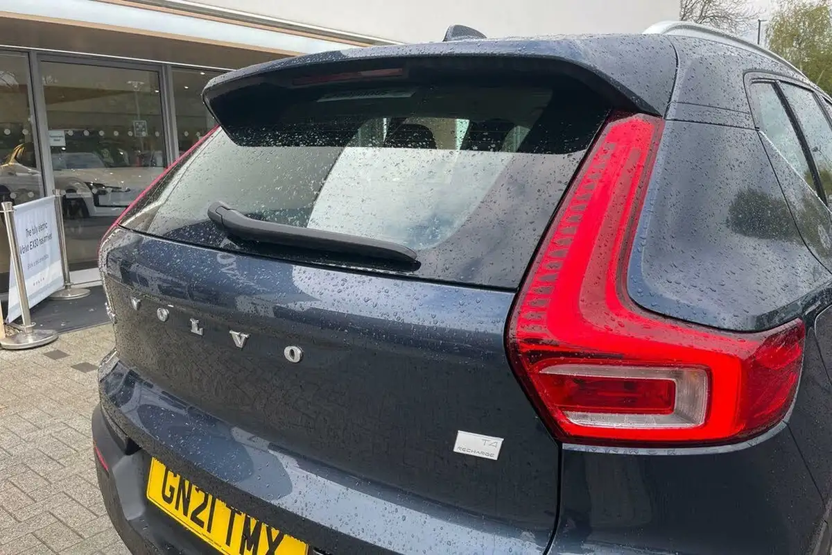 2021-volvo-xc40-15-t4-inscription-208bhp-big-14