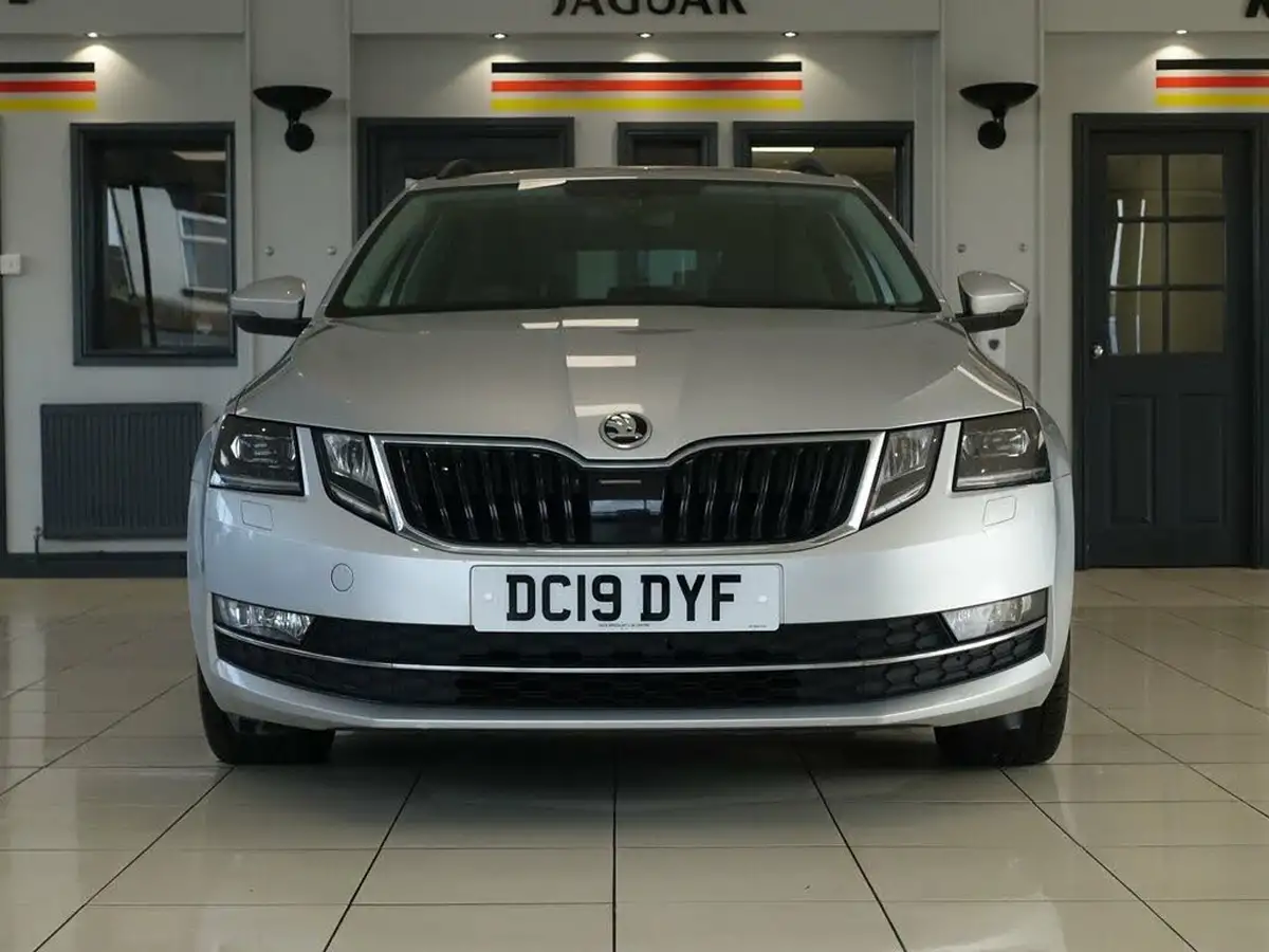 2019-skoda-octavia-16tdi-se-l-estate-big-4