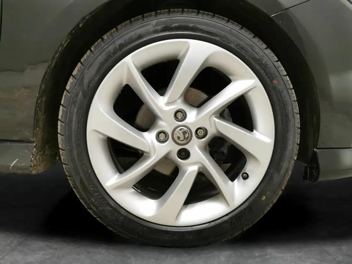 2018-vauxhall-corsa-14i-sri-vx-line-90ps-ecotec-5d-big-22