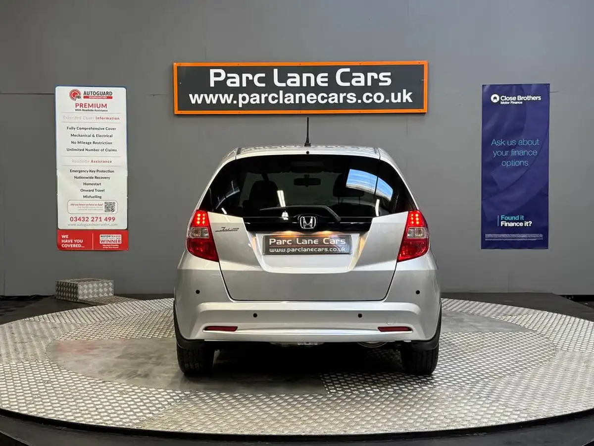 2014-honda-jazz-14-es-plus-cvt-big-3