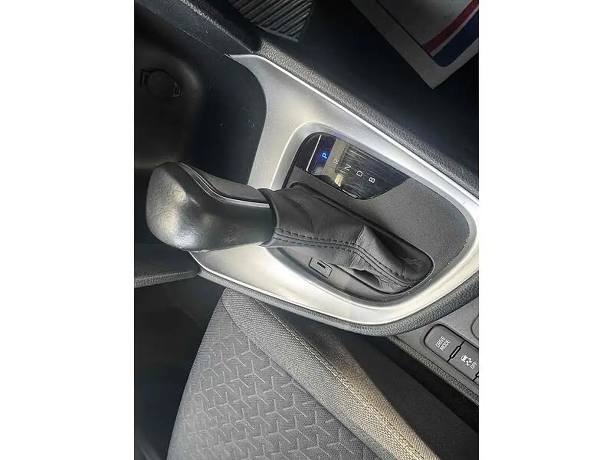 2022-toyota-yaris-15-vvt-i-design-panoramic-roof-big-27