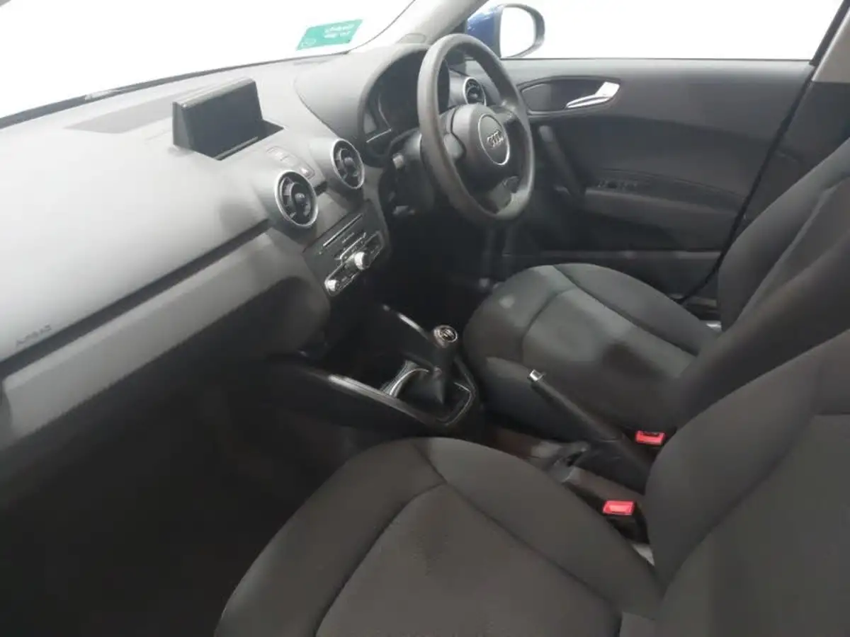 2016-audi-a1-10-tfsi-se-sportback-5d-big-4