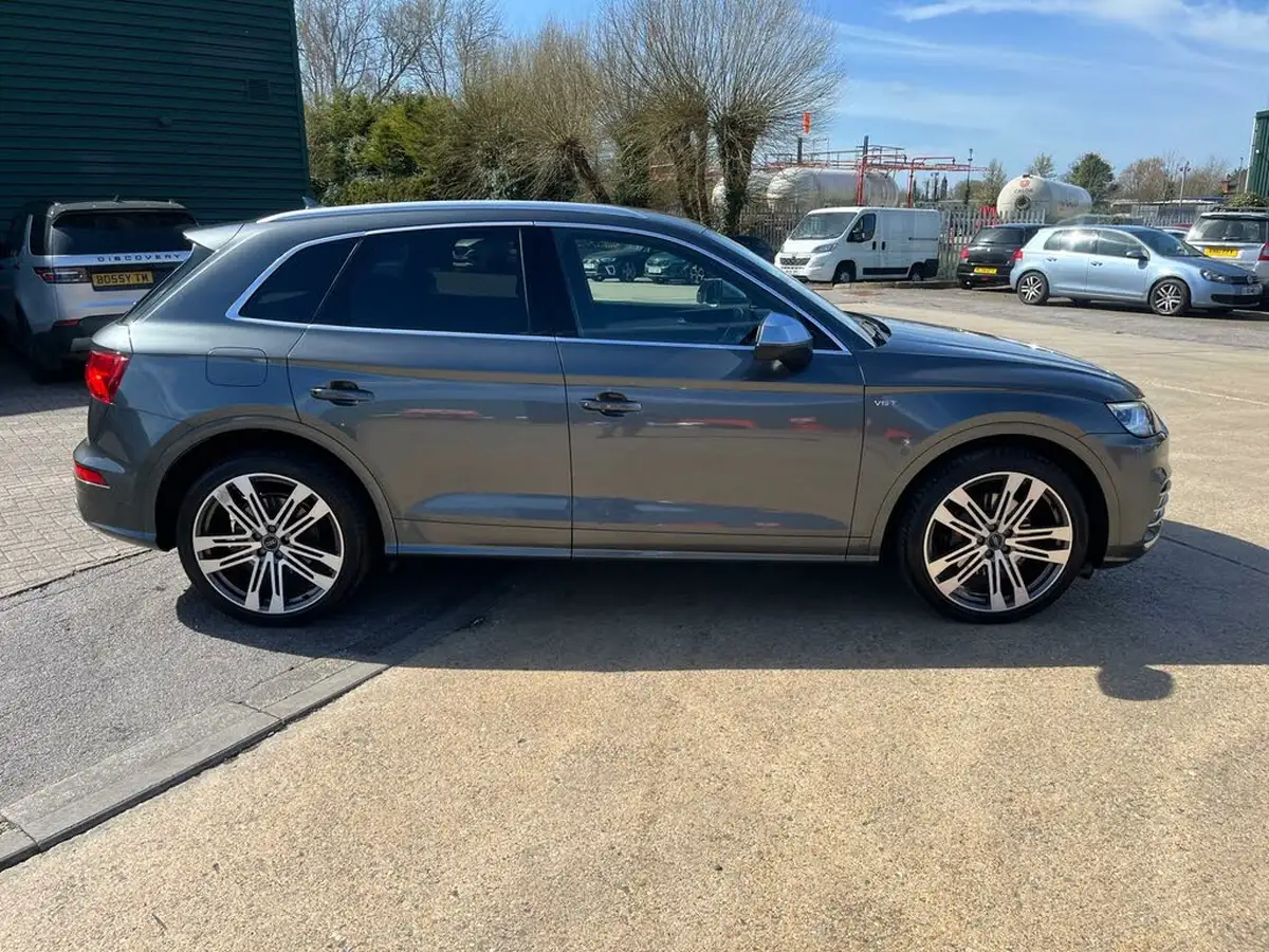 2017-audi-sq5-30-tfsi-quattro-big-6