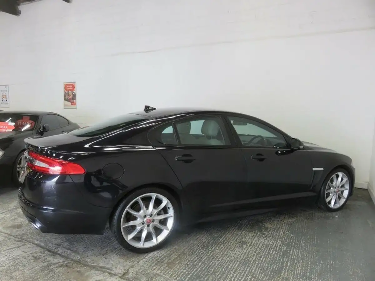 2014-jaguar-xf-30td-s-premium-luxury-saloon-4d-big-7